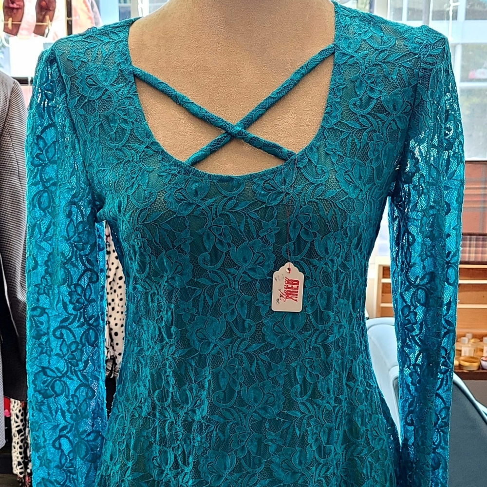 Honey Red Design - Teal Lace Top